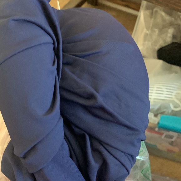 Anne Cole
Women’s Twist Front Shirred Blue One Piece Swimsuit! - Picture 6 of 7